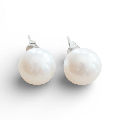 8mm Freshwater Pearl Stud Earrings | Classic White | Lightweight - Sable & Red