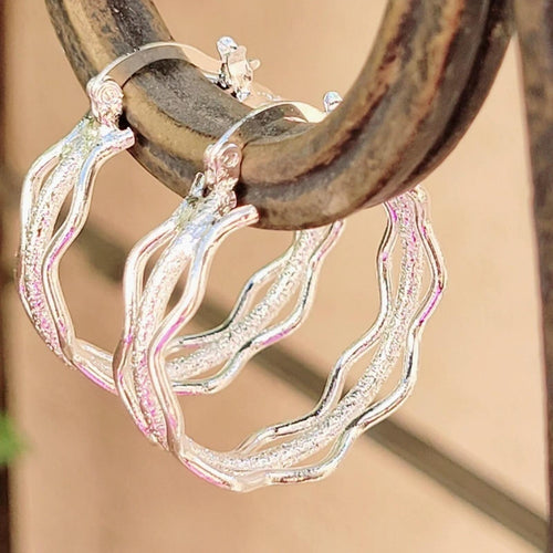 925 Sterling Silver Wavy Hoop Earrings - Sable & Red