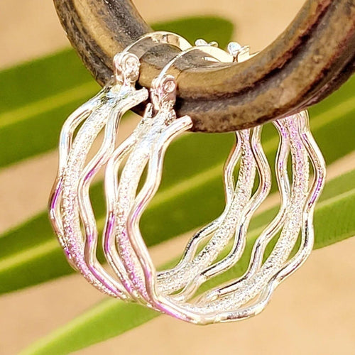 925 Sterling Silver Wavy Hoop Earrings - Sable & Red