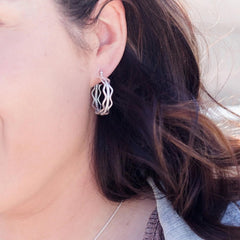 925 Sterling Silver Wavy Hoop Earrings - Sable & Red