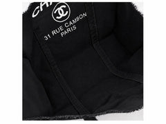 CHANEL VIP Coco Mark 31 Rue Cambon Cream & Black Canvas Tote Bag - Reversible - Sable & Red