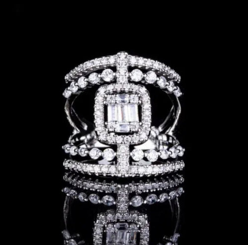18K White Gold Baguette and Round Diamond Wide Three Row Ring Sz 6