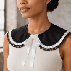 Élodie Noir Black Lace Detachable Collar - Sable & Red