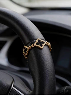 Luxury Black Clover Steering Wheel Charm Gold Car Accessory - Sable & Red